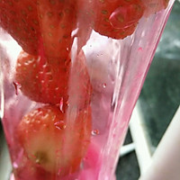 草莓酸奶慕斯的做法图解2