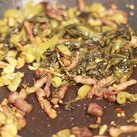 冬季必备快手菜——不一样的酸菜炒肉的做法图解8