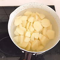 低脂美味的土豆泥三文鱼沙拉的做法图解1