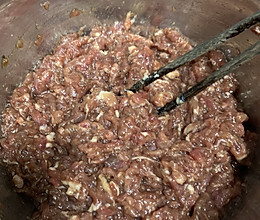 夹汉堡的牛肉饼的做法