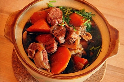 萝卜炖牛腩汤