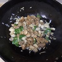 青椒杏鲍菇炒鸡腿肉的做法图解6