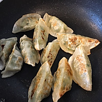 水煎饺的做法图解7