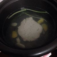 墨鱼肉饼汤的做法图解4