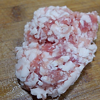红白豆腐炖肉末的做法图解1