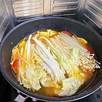 松茸鲜杂蔬汤（番茄金针菇鸡蛋豆腐蔬菜肉丸）的做法图解7