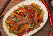 笋尖小炒牛肉，巨下饭的做法