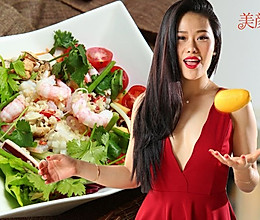 明星美食推荐-袁娅维的青木瓜海鲜沙拉的做法