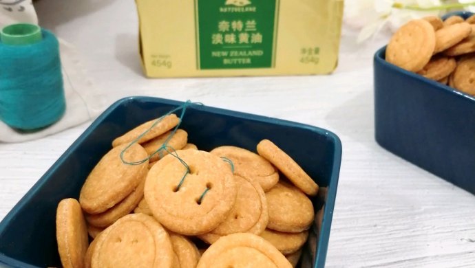 可爱的纽扣饼干