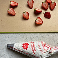 #豆果10周年生日快乐#草莓可颂的做法图解4