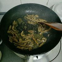 焗黑椒牛肉意面的做法图解4