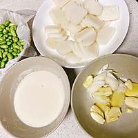 毛豆年糕面拖蟹的做法图解2