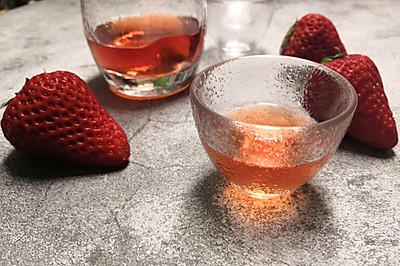 甜甜的草莓酒