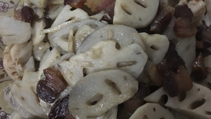 莲藕炒腊肉
