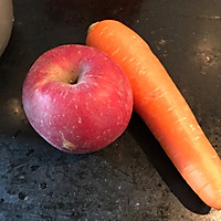 筒骨苹果红萝卜汤的做法图解1