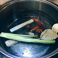 家常炖肘子的做法图解5
