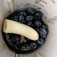 减脂奶昔：蓝莓香蕉奶昔的做法图解2
