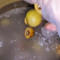 油柑橄榄鲍鱼排骨汤的做法图解5