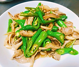 云南菜～青椒炒平菇的做法