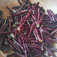 炒紫色的豇豆的做法图解5