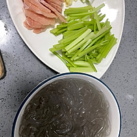 芹菜粉的做法图解1