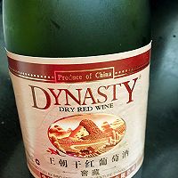 红酒炖雪梨的做法图解3
