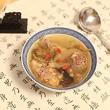 煲汤之花旗参姬松茸鸡汤