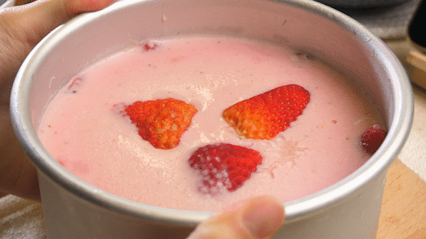 草莓酸奶慕斯蛋糕，无需烤箱！酸甜低脂又健康！的做法图解10