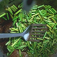家常菜，蒜苔肉丝。的做法图解5