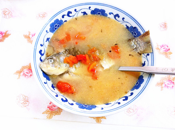 番茄鲫鱼汤