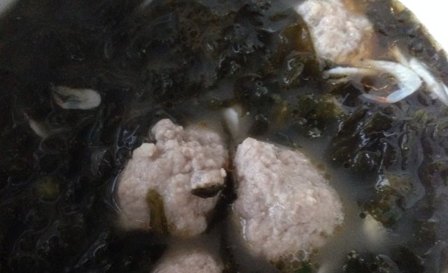一岁宝宝食谱之紫菜虾皮丸子汤