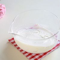 玫瑰乳酪冰皮月饼的做法图解2