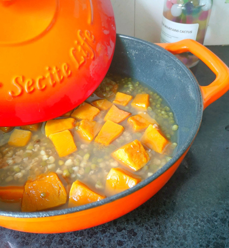 三步就能搞定的南瓜绿豆汤的做法