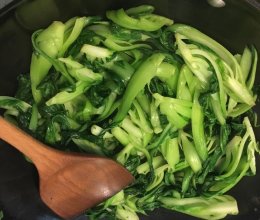 【鱼小厨：炒】蒜瓣炒青菜的做法