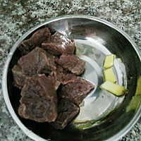 【一肉两做】宝宝牛肉松+香菇粥的做法图解1