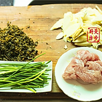 【曼步厨房】杭州味道 - 片儿川汤面的做法图解1