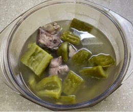 有手就能做的经典广东煲汤凉瓜排骨汤的做法