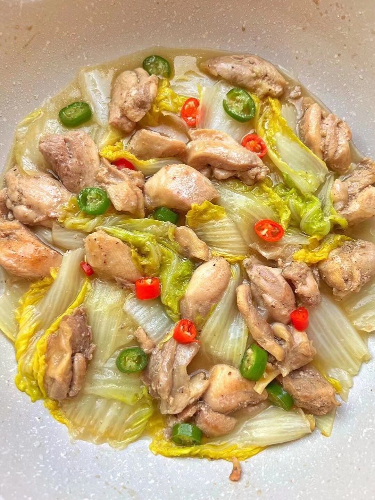 超快手家常鸡腿白菜煲的做法