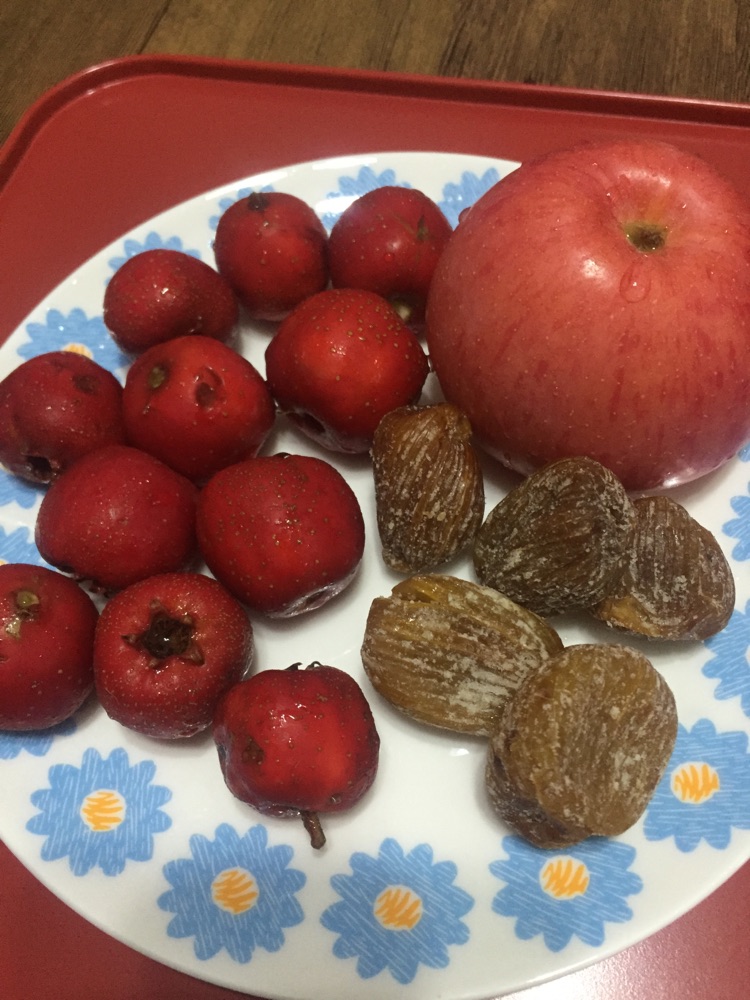 山楂苹果蜜枣饮的做法图解1