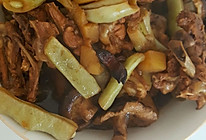 鸡骨叉炖豆角土豆香菇的做法