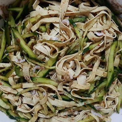 黄瓜拌豆腐皮