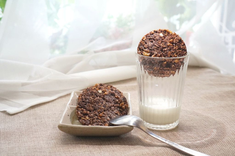 燕麦巧克力小圆饼——不用烤箱的小曲奇的做法