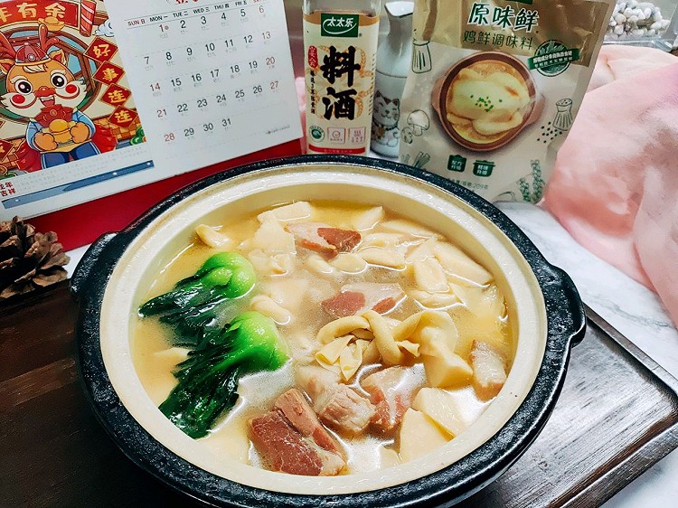 上海本帮菜腌笃鲜的做法