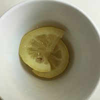 养乐多柠檬水的做法图解1