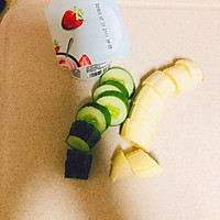 轻食-黄瓜香蕉奶昔的做法图解1