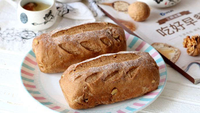 红糖肉桂核桃面包