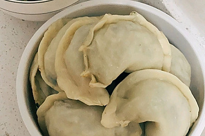 北方人爱吃的蒸韭菜大饺子