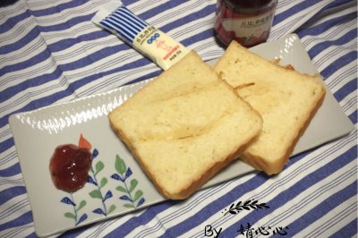 肉松蛋奶吐司