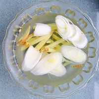 白菜虾肉水饺的做法图解3