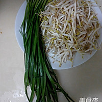 豆芽炒韭菜的做法图解1